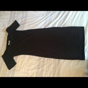 Black bodycon form-fitting dress